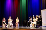 Theatergruppe des Salza-Gymnasiums feierte umjubelte Premiere mit ihren St&uuml;ck Alice im ANDERLAND, frei nach Lewis Carrol. (Foto: Eva Maria Wiegand)