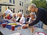 Leckeres Fr&uuml;hst&uuml;ck im Freien - Pflegeheim Gr&uuml;ningen (Foto: Novalis Diakonie)