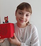 Siegerin Luisa des Schreibwettbewerbs f&uuml;r KInder und Jugendliche in der Stadtbibliothek Johann-Karl-Wezel  (Foto: Janine Skara)