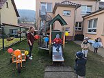 Gro&szlig;e Freude &uuml;ber das neue Spielger&auml;t herrschte bei den Bebraspatzen (Foto: Janine Skara)