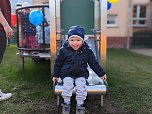 Gro&szlig;e Freude &uuml;ber das neue Spielger&auml;t herrschte bei den Bebraspatzen (Foto: Janine Skara)
