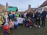 Gro&szlig;e Freude &uuml;ber das neue Spielger&auml;t herrschte bei den Bebraspatzen (Foto: Janine Skara)