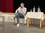 Szenen einer kontroversen Fragestunde (Foto: oas)