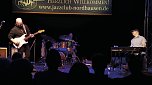 Jazz im Zelt mit dem OZ NOY TRIO (Foto: Holger Gonska)