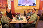 Er&ouml;ffnungsfeier mit geladenen G&auml;sten im Punjabi Bad&acute;sha (Foto: Eva Maria Wiegand)