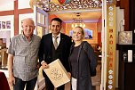 Er&ouml;ffnungsfeier mit geladenen G&auml;sten im Punjabi Bad&acute;sha (Foto: Eva Maria Wiegand)