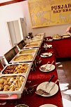 Er&ouml;ffnungsfeier mit geladenen G&auml;sten im Punjabi Bad&acute;sha (Foto: Eva Maria Wiegand)