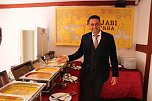Er&ouml;ffnungsfeier mit geladenen G&auml;sten im Punjabi Bad&acute;sha (Foto: Eva Maria Wiegand)
