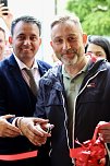 Gianni Ramzan und B&uuml;rgermeister Matthias Reinz bei der Er&ouml;ffnung des Punjabi Bad&acute;sha in Bad Langensalza (Foto: Eva Maria Wiegand)