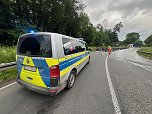 F&uuml;r immer verloren: ein Lkw verlor am morgen eine Ladung Bier auf der Bundesstra&szlig;e (Foto: S. Dietzel)