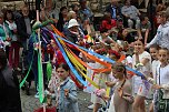 211. Brunnenfestumzug in Bad Langensalza mit vielen fr&ouml;hlichen Akteuren (Foto: Eva Maria Wiegand)