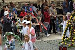 211. Brunnenfestumzug in Bad Langensalza mit vielen fr&ouml;hlichen Akteuren (Foto: Eva Maria Wiegand)