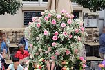 211. Brunnenfestumzug in Bad Langensalza mit vielen fr&ouml;hlichen Akteuren (Foto: Eva Maria Wiegand)