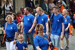 211. Brunnenfestumzug in Bad Langensalza mit vielen fr&ouml;hlichen Akteuren (Foto: Eva Maria Wiegand)