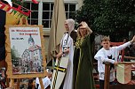 211. Brunnenfestumzug in Bad Langensalza mit vielen fr&ouml;hlichen Akteuren (Foto: Eva Maria Wiegand)