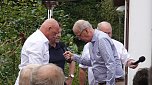 Auch die Farbe der Turnschuhe von Bankern schien G&uuml;nther Jauch zu interessieren. (Foto: nnz)