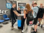 &Uuml;ber mangelndes Interesse konnten sich die Standbetreuer nicht beklagen. (Foto: red)