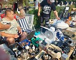 Viele Menschen kamen zum 2. Flohmarkt in das Naturschwimmbad Heldrungen (Foto: Peter Ke&szlig;ler)