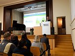 Die Neuen werden in der Hochschule begr&uuml;&szlig;t (Foto: Kuschnat)
