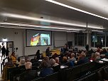 Mehr als 100 Gäste besuchten die Hochschule Nordhausen, um gemeinsam mit Zeitzeugen an die friedliche Revolution und Grenzöffnung vor 35 Jahren zu erinnern und die Bedeutung demokratischer Werte für die heutige Gesellschaft zu diskutieren (Foto: HSN) Mehr als 100 Gäste besuchten die Hochschule Nordhausen, um gemeinsam mit Zeitzeugen an die friedliche Revolution und Grenzöffnung vor 35 Jahren zu erinnern und die Bedeutung demokratischer Werte für die heutige Gesellschaft zu diskutieren (Foto: HSN)