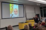 Mehr als 100 Gäste besuchten die Hochschule Nordhausen, um gemeinsam mit Zeitzeugen an die friedliche Revolution und Grenzöffnung vor 35 Jahren zu erinnern und die Bedeutung demokratischer Werte für die heutige Gesellschaft zu diskutieren (Foto: HSN) Mehr als 100 Gäste besuchten die Hochschule Nordhausen, um gemeinsam mit Zeitzeugen an die friedliche Revolution und Grenzöffnung vor 35 Jahren zu erinnern und die Bedeutung demokratischer Werte für die heutige Gesellschaft zu diskutieren (Foto: HSN)