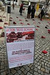 Aktion "Rote Schuhe" vor dem Nordhäuser Rathaus (Foto: agl) Aktion "Rote Schuhe" vor dem Nordhäuser Rathaus (Foto: agl)