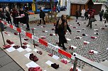 Aktion "Rote Schuhe" vor dem Nordhäuser Rathaus (Foto: agl) Aktion "Rote Schuhe" vor dem Nordhäuser Rathaus (Foto: agl)