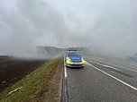 Kunststoffm&uuml;ll entz&uuml;ndete sich zwischen Kleinberndten und Friedrichslohra und musste abgekippt werden (Foto: S. Dietzel)
