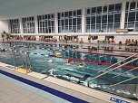 Schwimmen mit dem Weihnachtsmann (Foto: Lothar Girschele)