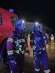 Mitarbeiter klagen über gesundheitliche Beschwerden - Einsatz der Gefahrenabwehr der Feuerwehr in einem Kyffhäuser Agrarbetrieb (Foto: Silvio Dietzel) Mitarbeiter klagen über gesundheitliche Beschwerden - Einsatz der Gefahrenabwehr der Feuerwehr in einem Kyffhäuser Agrarbetrieb (Foto: Silvio Dietzel)