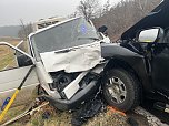 Unfall mit Schwerverletzten aud der L2290 von Seega in Fahrtrichtung G&ouml;llingen (Foto: S. Dietzel)