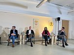 Wahlpodium mit Fragen der regionalen Wirtschaft (Foto: oas)
