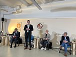 Wahlpodium mit Fragen der regionalen Wirtschaft (Foto: oas)