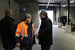 Ortsbegehung einer m&ouml;glichen neuen Halle f&uuml;r Federn O&szlig;wald (Foto: oas)