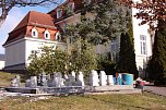 In der Galerie der Kreissparkasse stellen die K&uuml;nstler der pro vita Akademie ihre Werke aus (Foto: Hans Georg Backhaus)