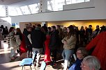 In der Galerie der Kreissparkasse stellen die K&uuml;nstler der pro vita Akademie ihre Werke aus (Foto: Hans Georg Backhaus)