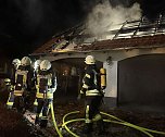 Doppelgarage in Flammen aufgegangen (Foto: Feuerwehr Deuna)
