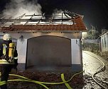 Doppelgarage in Flammen aufgegangen (Foto: Feuerwehr Deuna)