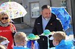 Einhundertundzwanzig Kindergartenkinder feierten mit ihren Erzieherinnen und Erziehern das 20. Jubil&auml;um des Schwefel-Sole-Heilbades Bad Langensalza mit einem Festumzug (Foto: Eva Maria Wiegand)