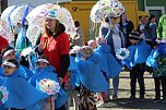 Einhundertundzwanzig Kindergartenkinder feierten mit ihren Erzieherinnen und Erziehern das 20. Jubil&auml;um des Schwefel-Sole-Heilbades Bad Langensalza mit einem Festumzug (Foto: Eva Maria Wiegand)