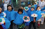 Einhundertundzwanzig Kindergartenkinder feierten mit ihren Erzieherinnen und Erziehern das 20. Jubil&auml;um des Schwefel-Sole-Heilbades Bad Langensalza mit einem Festumzug (Foto: Eva Maria Wiegand)