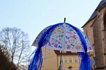 Einhundertundzwanzig Kindergartenkinder feierten mit ihren Erzieherinnen und Erziehern das 20. Jubil&auml;um des Schwefel-Sole-Heilbades Bad Langensalza mit einem Festumzug (Foto: Eva Maria Wiegand)