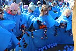 Einhundertundzwanzig Kindergartenkinder feierten mit ihren Erzieherinnen und Erziehern das 20. Jubil&auml;um des Schwefel-Sole-Heilbades Bad Langensalza mit einem Festumzug (Foto: Eva Maria Wiegand)
