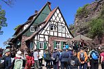 Die Saisoner&ouml;ffnung f&uuml;r die Harzer Wandernadel feierte man auf der Burgruine Hohenstein (Foto: Pressestelle Landratsamt)
