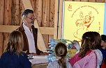 Der "Hexenbesen" hat jetzt einen eigenen Comic: "Aelfi und das Geheimnis des gro&szlig;en Besens - Die Legende von Rothes&uuml;tte" (Foto: Pressestelle Landratsamt)