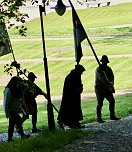 500 Jahre nach dem Bauernkrieg stellen 30 Darsteller in historischen Gew&auml;ndern den M&uuml;ntzer-Zug nach und machen Station in Ebeleben (Foto: Eva Maria Wiegand)