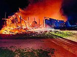 Brand in der Nacht  (Foto: Pascal Winkler, Silvio Dietzel, THW Sondershausen, Feuerwehr)