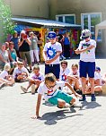 Mit gro&szlig;em Spa&szlig;,tanzten sich die Uderlebener Sch&uuml;ler in die Ferien (Foto: Elisabeth Gattermann)