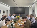 Gespr&auml;che mit Politikern zum Industriegebiet Goldene Aue (Foto: C.Rheinl&auml;nder)