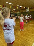 Let&acute;s dance for Kids � das coole Bewegungsprojekt mit Michael Hirschel in der Grundschule in Udersleben (Foto: Elisabeth Gattermann)